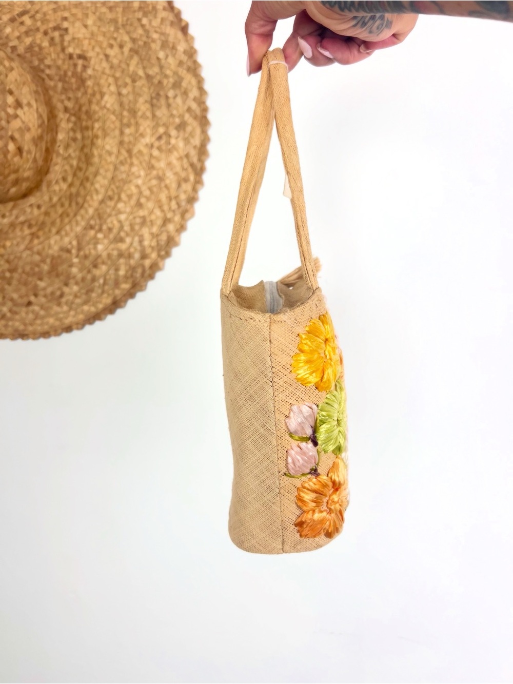 DEADSTOCK 60’s 60s Vintage Hand-Embroidered Straw Raffia Tote Bag Purse Handbag - Picture 7 of 9